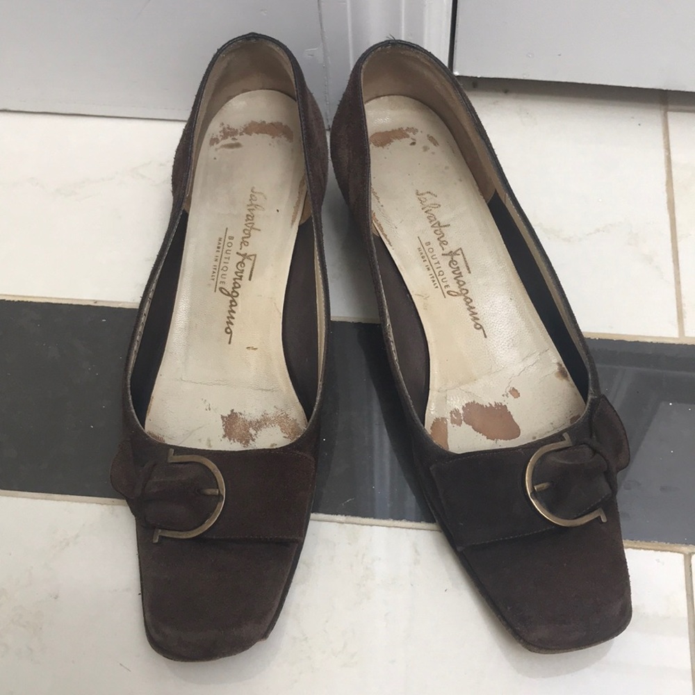 Salvatore Ferragamo suede pump size 7.5
